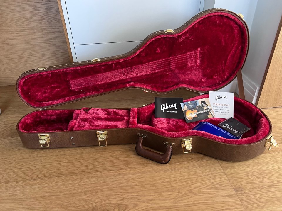Vendo/cambio Gibson Les Paul Standard 60s Unburst (2020) de segunda mano · Foto 8 de 8 · Alicante · 2100 €