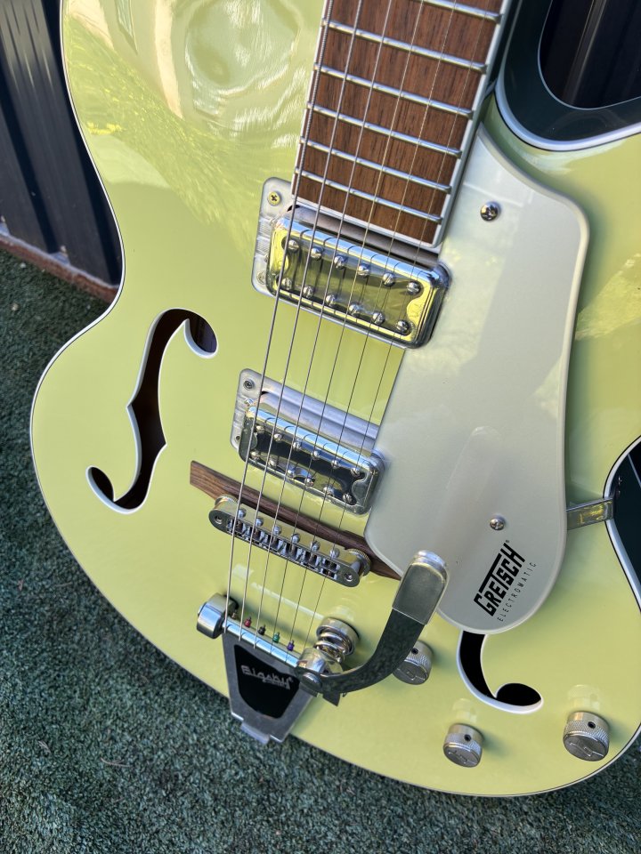 Gretsch G5420T EMTC CLS HLW ANV GRN