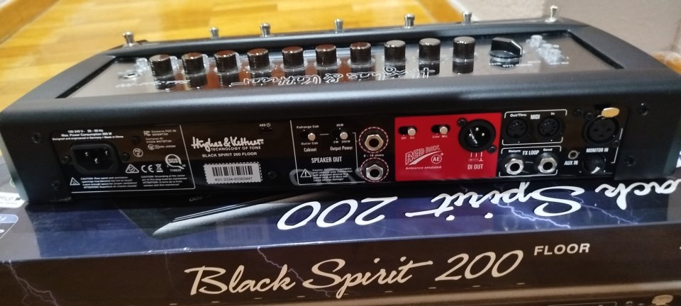 hughes & kettner black spirit 200 floor