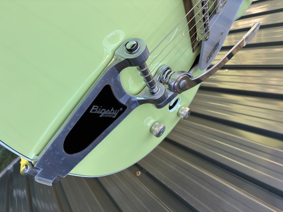 Gretsch G5420T EMTC CLS HLW ANV GRN