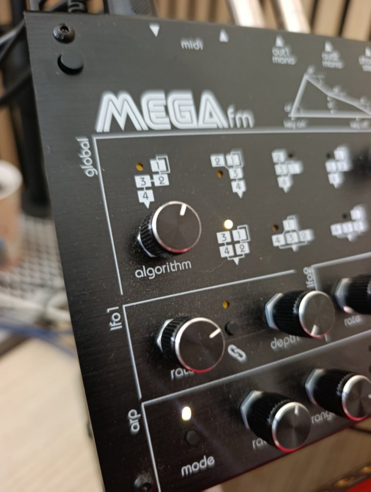 twisted electrons mega fm de segunda mano · Foto 4 de 7 · Valencia · 480 €