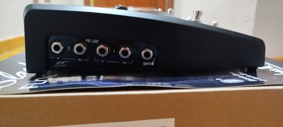 hughes & kettner black spirit 200 floor