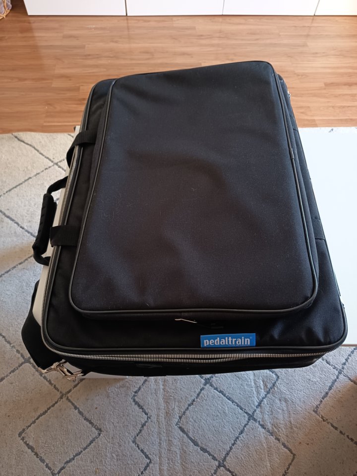 Pedaltrain 3 con funda blanda nueva de segunda mano · Foto 1 de 2 · Alicante · 90 €