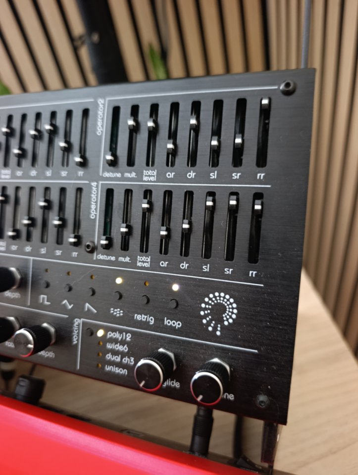 twisted electrons mega fm de segunda mano · Foto 5 de 7 · Valencia · 480 €