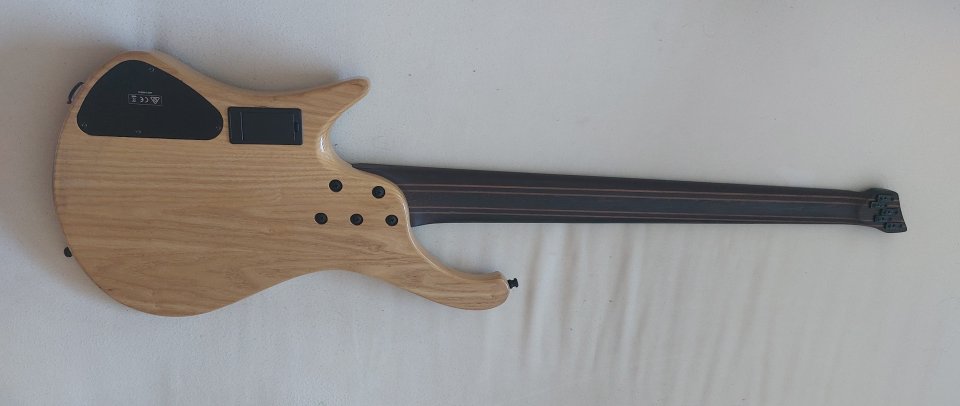 Ibanez EHB1265MS-NML (5 cuerdas, multiescala, headless) de segunda mano · Foto 2 de 4 · Barcelona · 750 €