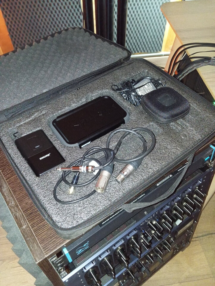 Shure PGX4. Inalámbrico- Guitarra y voz de segunda mano · Foto 2 de 2 · Asturias · 180 €