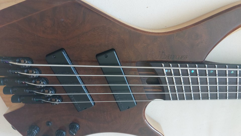 Ibanez EHB1265MS-NML (5 cuerdas, multiescala, headless) de segunda mano · Foto 3 de 4 · Barcelona · 750 €
