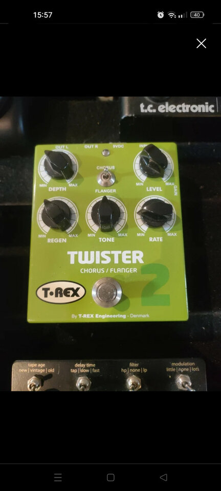 Pedal chorus t-rex twister