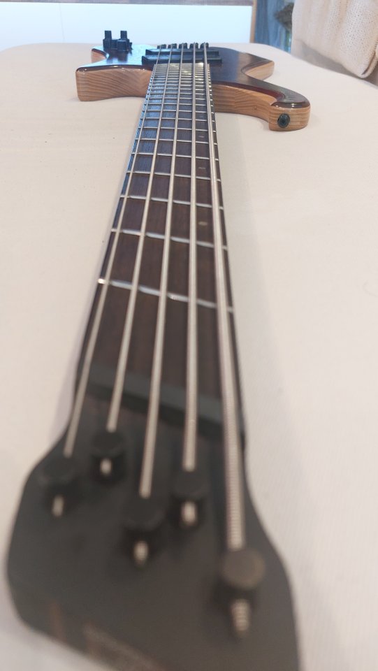 Ibanez EHB1265MS-NML (5 cuerdas, multiescala, headless) de segunda mano · Foto 4 de 4 · Barcelona · 750 €