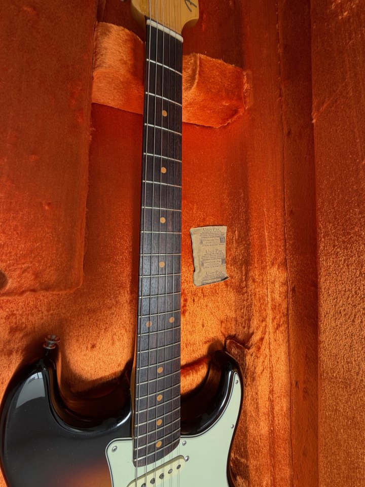 Fender American Vintage II 1961 Stratocaster RW 3TS de segunda mano · Foto 3 de 8 · Las Palmas · 1850 €