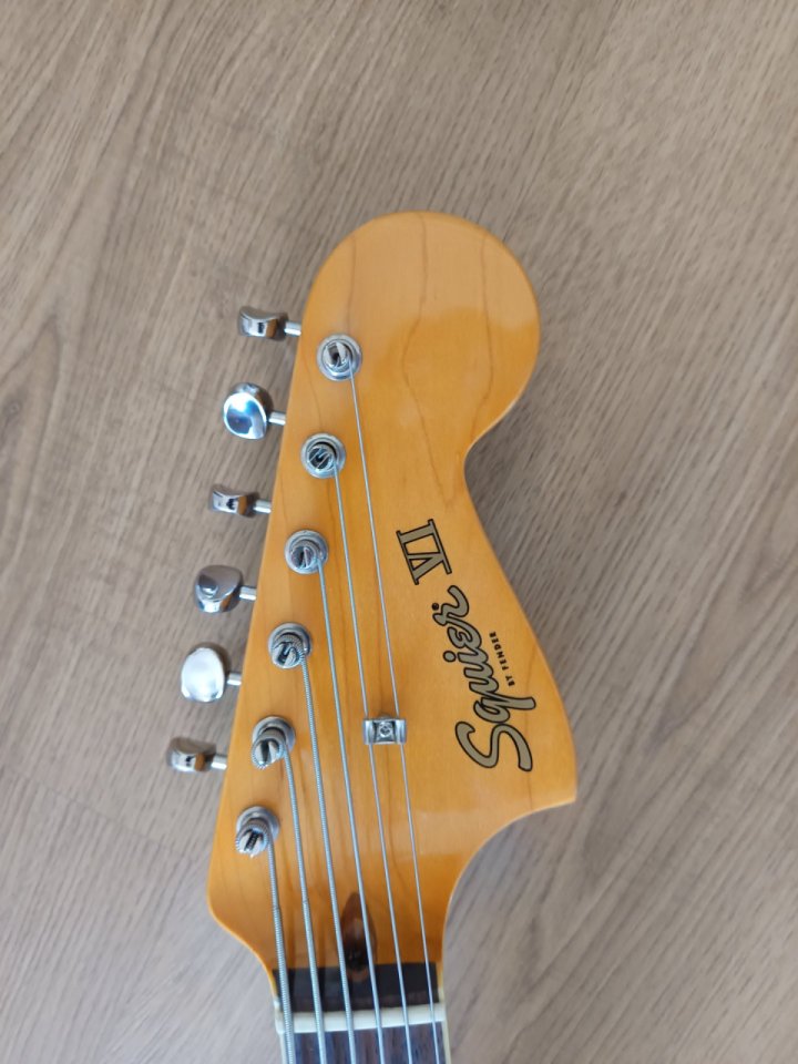Squier Bass VI Negra de segunda mano · Foto 6 de 9 · Madrid · 370 €
