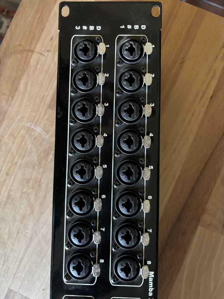 Mamba XDB/ADB XLR/ AES/EBU Patchbay de segunda mano · Foto 3 de 4 · Granada · 150 €