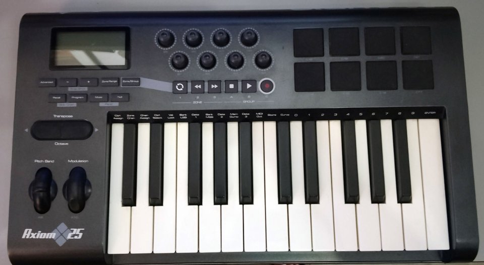 M-Audio Axiom 25 de segunda mano · Foto 3 de 8 · Valencia · 45 €