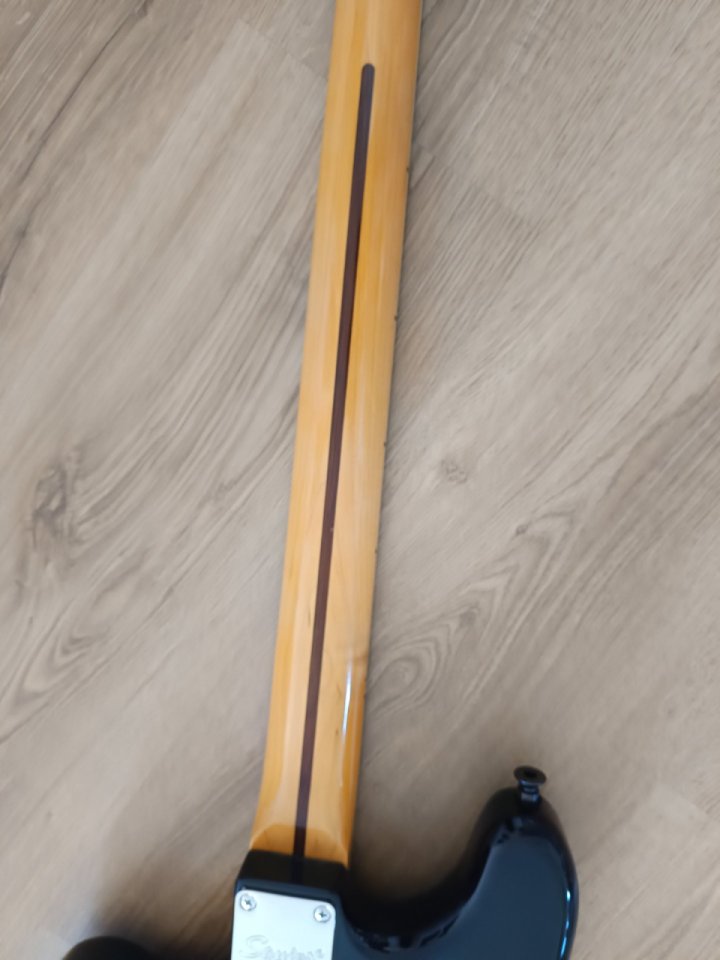 Squier Bass VI Negra de segunda mano · Foto 7 de 9 · Madrid · 370 €