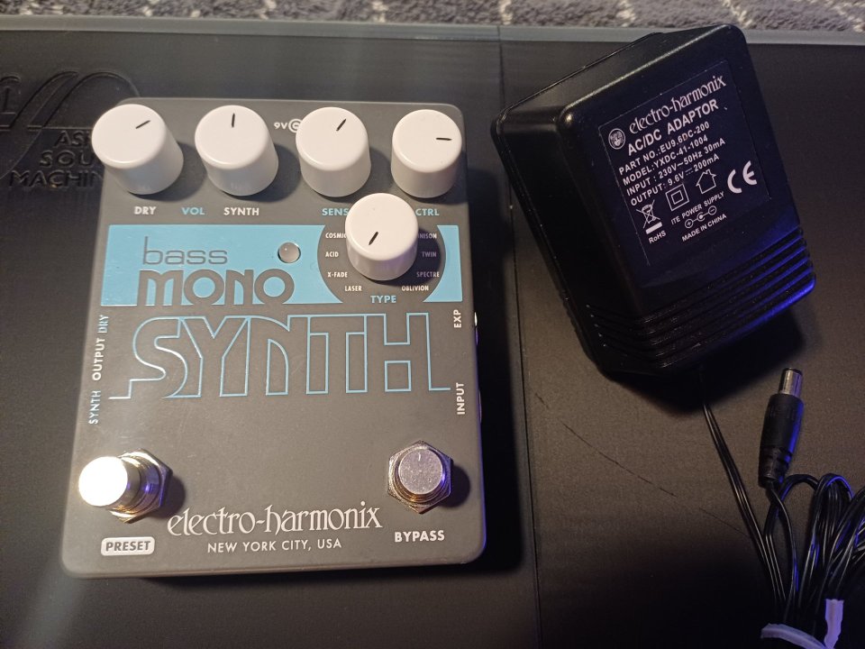 EHX bass mono synth de segunda mano · Zaragoza · 85 €