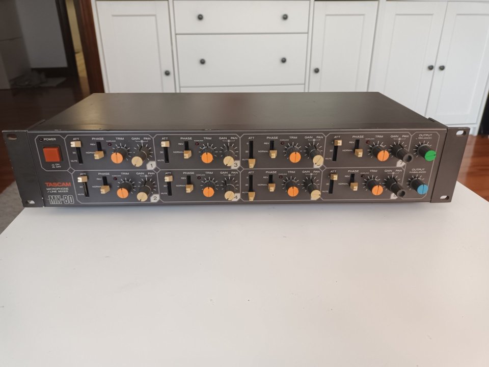 Tascam MX-80 Mezclador de segunda mano · Foto 1 de 3 · Gipuzkoa · 180 €