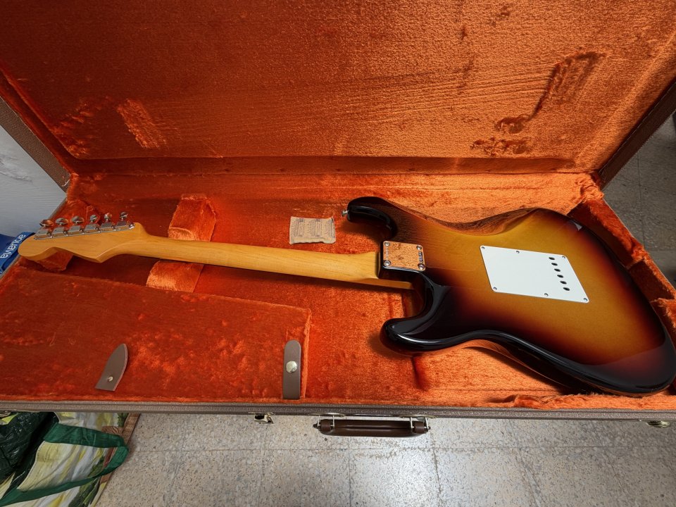 Fender American Vintage II 1961 Stratocaster RW 3TS de segunda mano · Foto 6 de 8 · Las Palmas · 1850 €