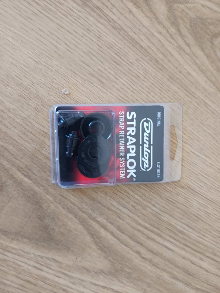 Squier Bass VI Negra de segunda mano · Foto 9 de 9 · Madrid · 370 €