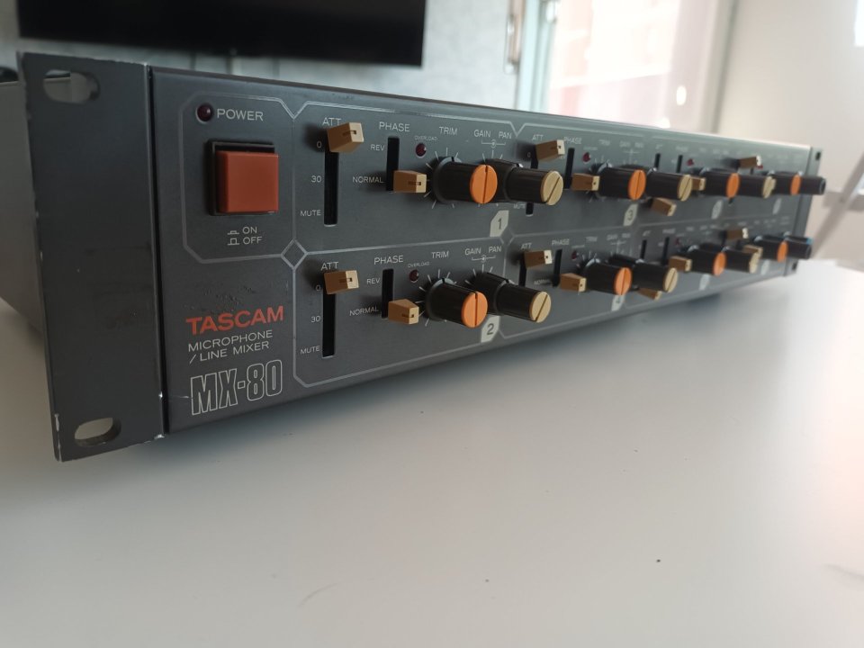 Tascam MX-80 Mezclador de segunda mano · Foto 2 de 3 · Gipuzkoa · 180 €