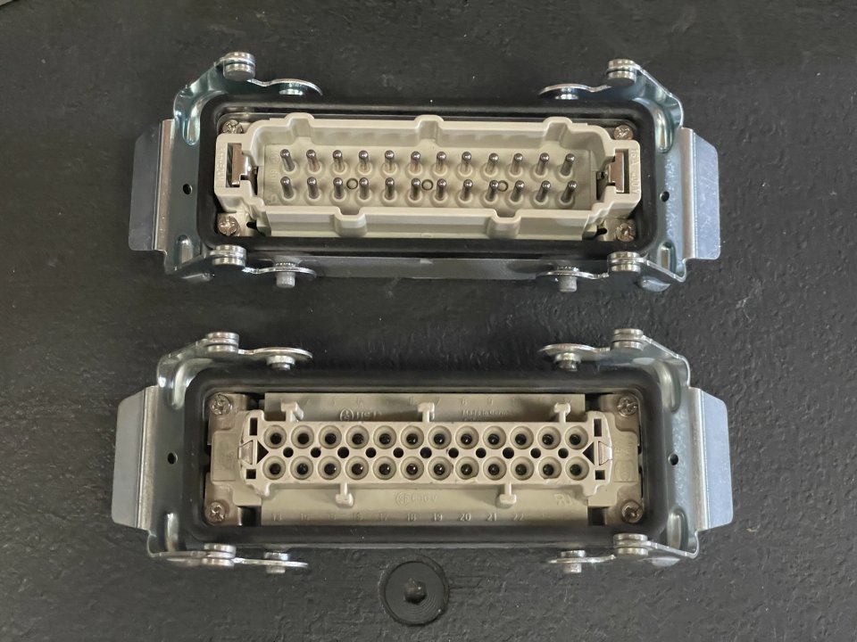Lote conectores Harting 24pin 16A de segunda mano · Lleida · 30 €