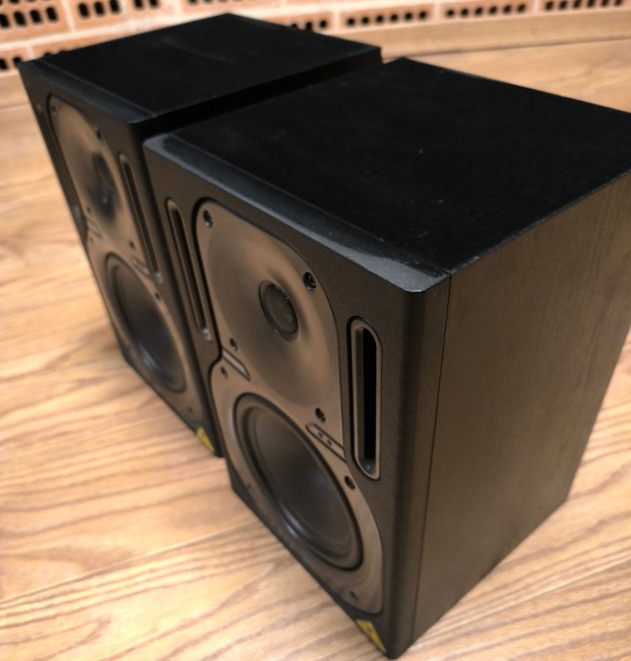 Vendo Behringer B2030A -Monitores de estudio-