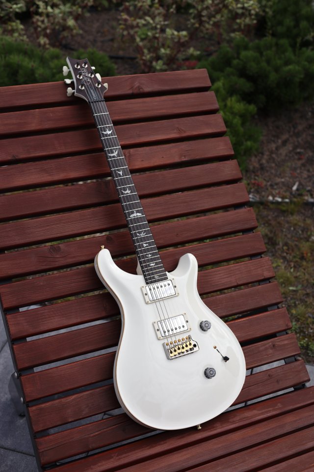 PRS Custom 24 Antique White (2019) + case de segunda mano · Foto 2 de 10 · Madrid · 3999 €