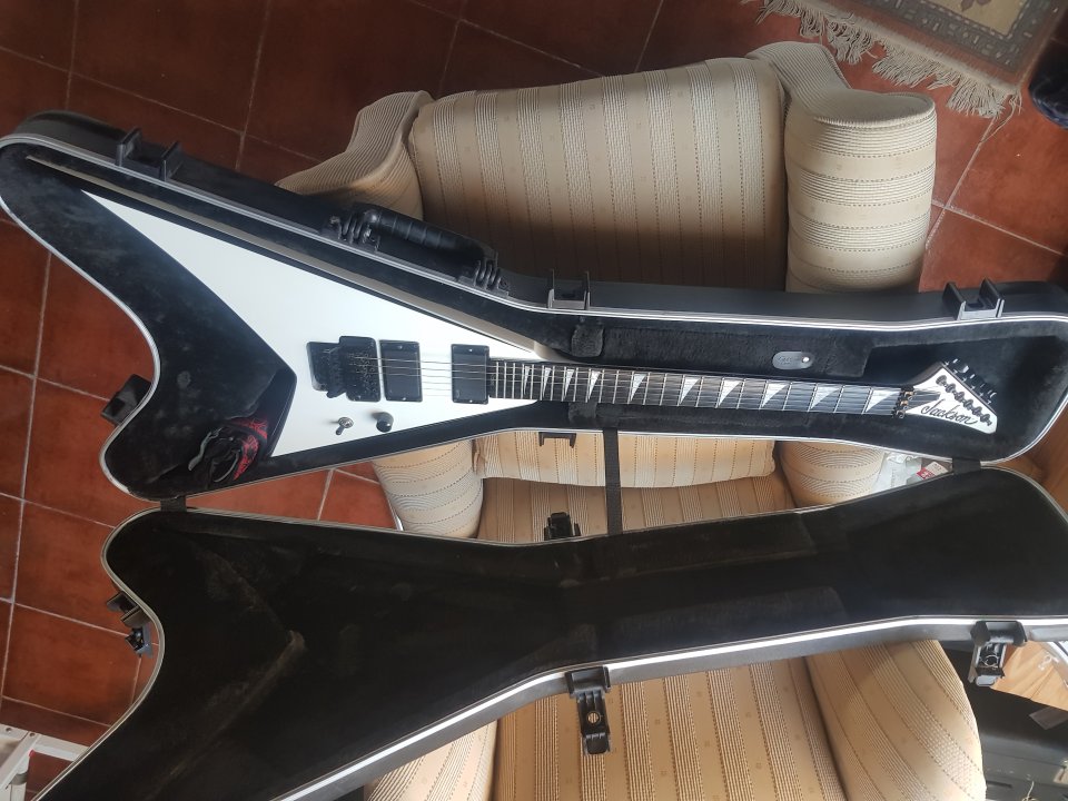 JACKSON RR24 Japan. RESERVADA.  También cambio