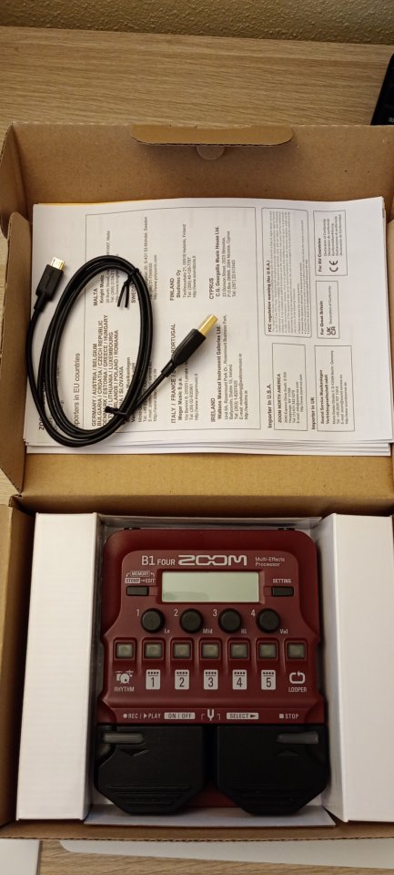 Zoom B1 Four de segunda mano · Foto 2 de 3 · Jaén · 45 €