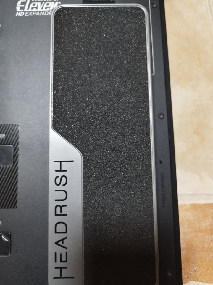 Multiefectos Headrush Pedalboard + funda