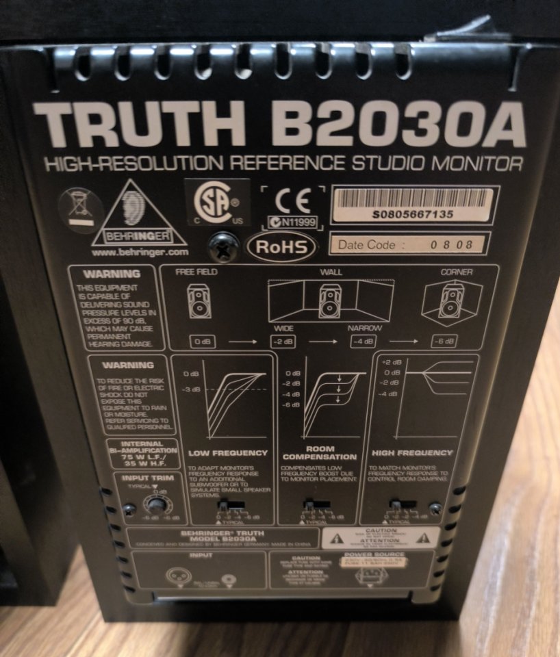 Vendo Behringer B2030A -Monitores de estudio-