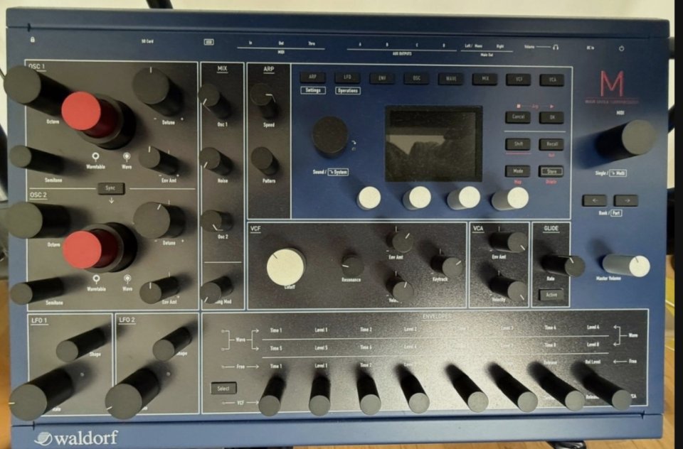 Waldorf M 8 voces impecable de segunda mano · Sevilla · 875 €