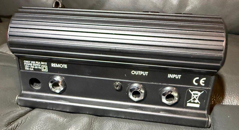 Hughes & Kettner TUBE FACTOR Overdrive con válvula.