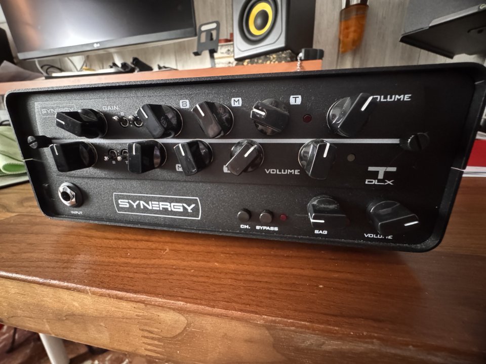 Synergy TW/DLX / Synergy SYN-1 Preamp de segunda mano · Foto 2 de 10 · SC Tenerife · 700 €