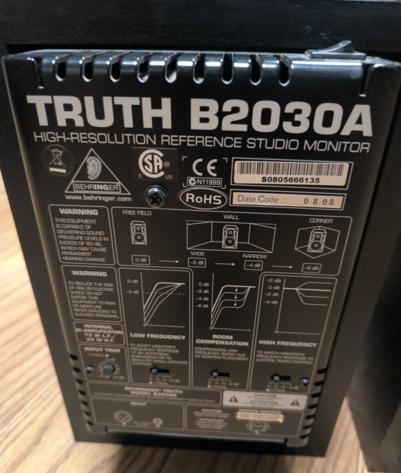 Vendo Behringer B2030A -Monitores de estudio-