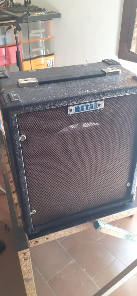 Pantalla artesanal 1x10 para altavoz de 10"