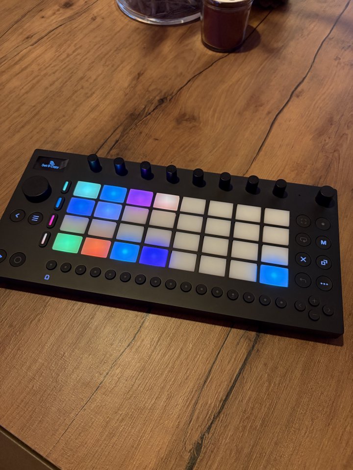 Bundle Ableto 12 Suite + Ableton Move + NI Komplete Ultimate 15 de segunda mano · Foto 4 de 4 · Barcelona · 1600 €