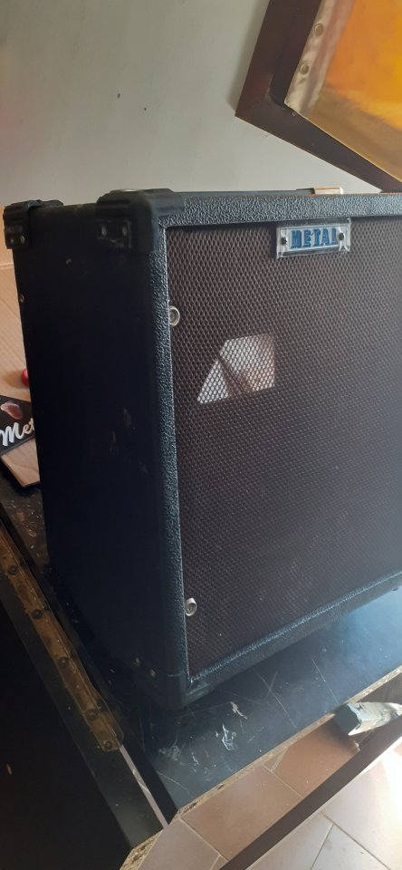 Pantalla artesanal 1x10 para altavoz de 10"