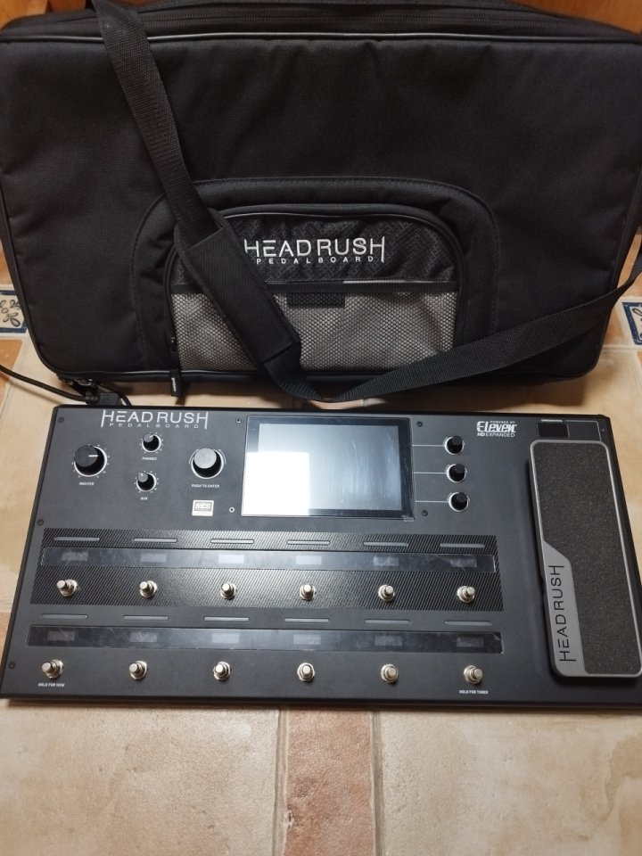 Multiefectos Headrush Pedalboard + funda