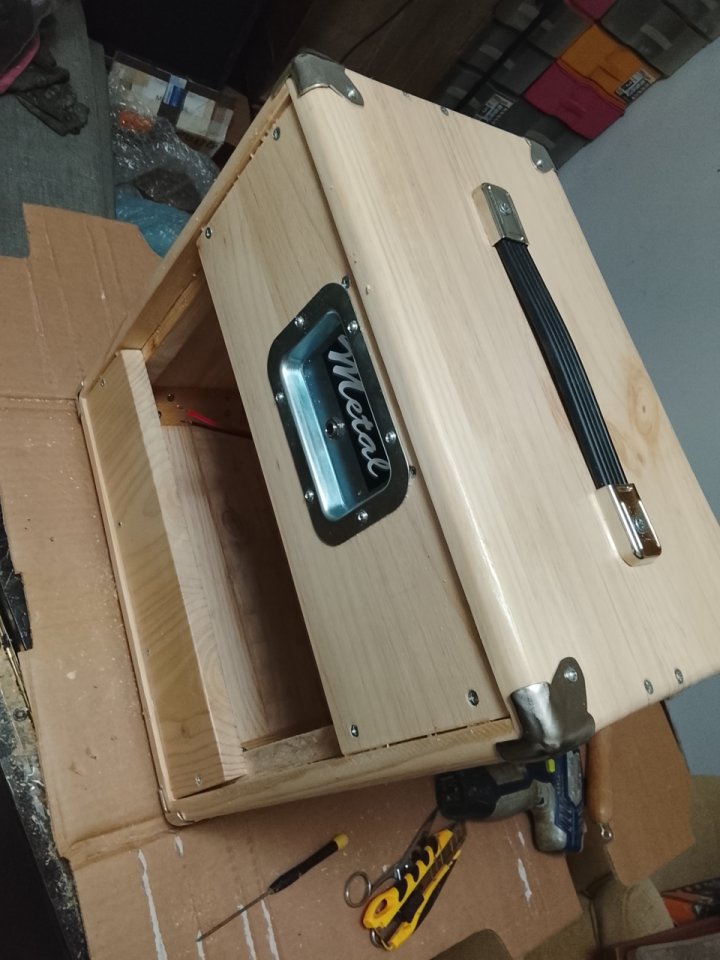 Pantalla 1x12 madera Abeto Finlandés 18mm de segunda mano · Foto 6 de 10 · Cáceres · 90 €