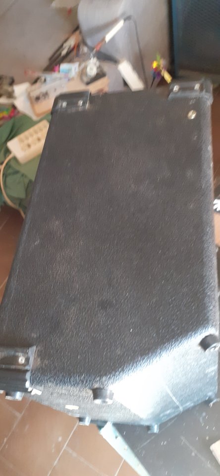 Pantalla artesanal 1x10 para altavoz de 10"