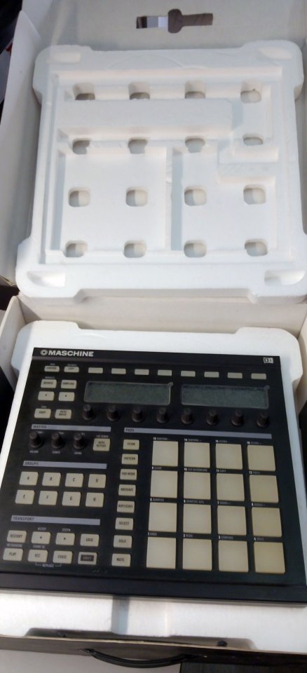 Native Instruments Maschine MK1 de segunda mano · Foto 6 de 7 · Valencia · 50 €