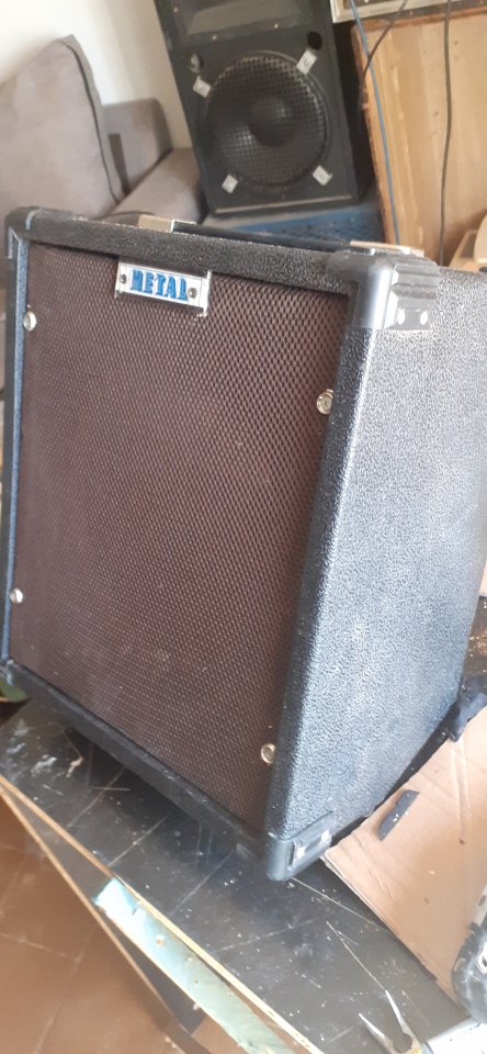 Pantalla artesanal 1x10 para altavoz de 10"