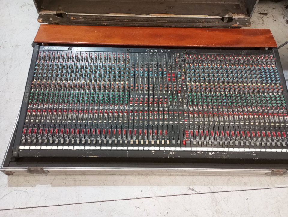 Mesa de sonido crest gtx