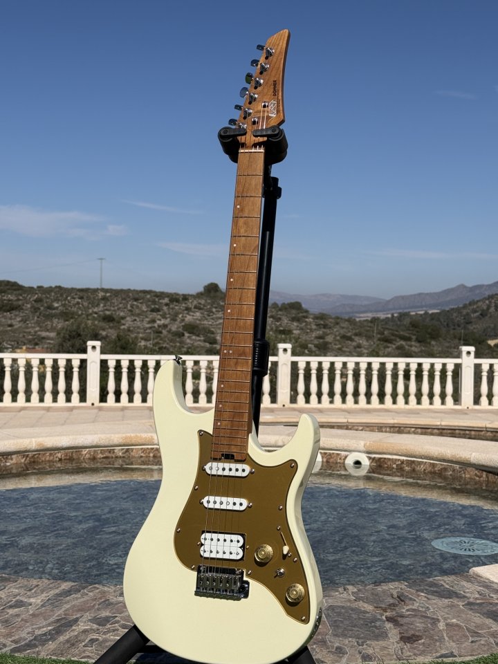 Donner DST-550 + pastillas Tonerider Alnico 2 Classic (HSS)