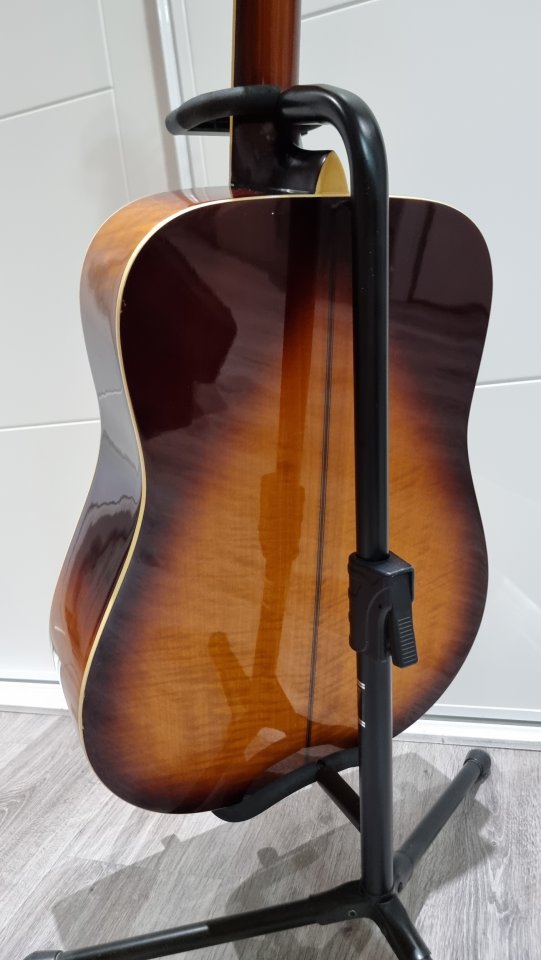 Fender Malibu Korea 1996 acústica + funda de segunda mano · Foto 8 de 10 · Madrid · 320 €