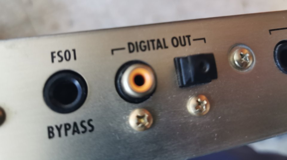Procesador de efectos Zoom RFX-2000 de segunda mano · Foto 5 de 5 · Madrid · 100 €