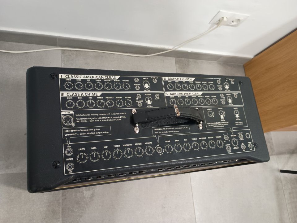 Amplificador Line 6 valvulas (averiado)