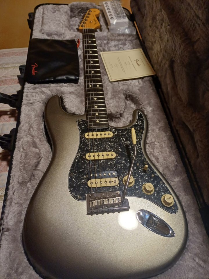 Fender American Pro II Stratocaster HSS de segunda mano · Foto 2 de 7 · Toledo · 1550 €