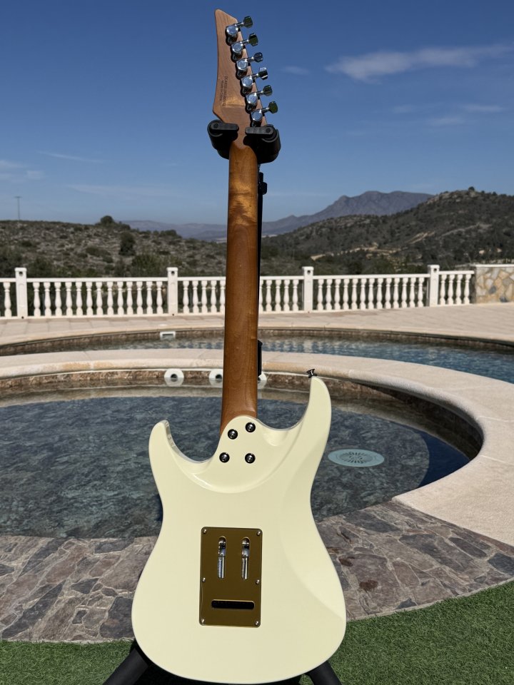 Donner DST-550 + pastillas Tonerider Alnico 2 Classic (HSS)