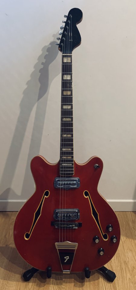 Fender Coronado II original de 1967 de segunda mano · Foto 1 de 8 · Sevilla · 2800 €